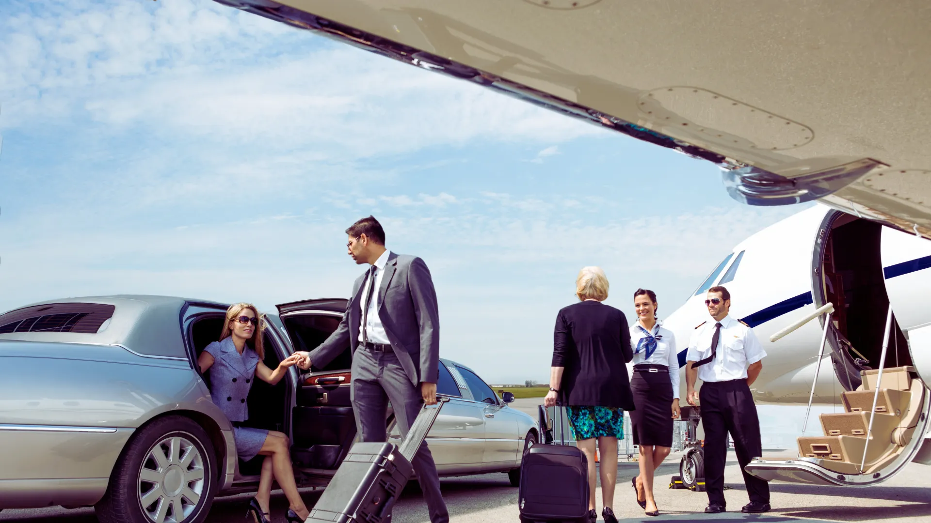 Luxury airport chauffeur transfer in London with Mercedes S-Class | All Stars Chauffeur