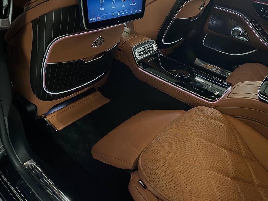 inside-maybach-orange