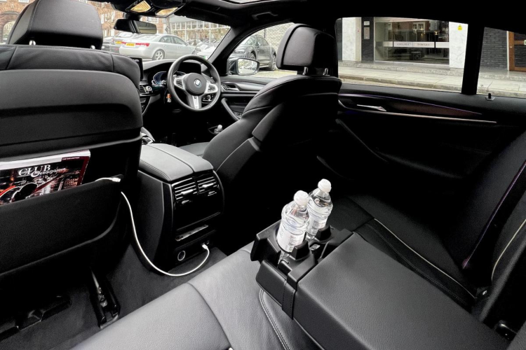 BMW-Series5-Inside-view-water-chargers-magazine