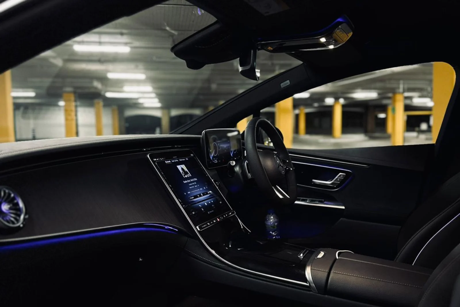 Mercedes EQE interior2 AllStarsChauffeur
